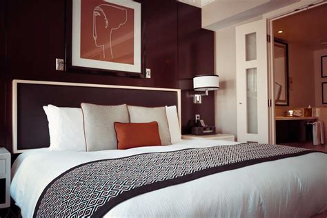 THE 10 CLOSEST Hotels to ABS.